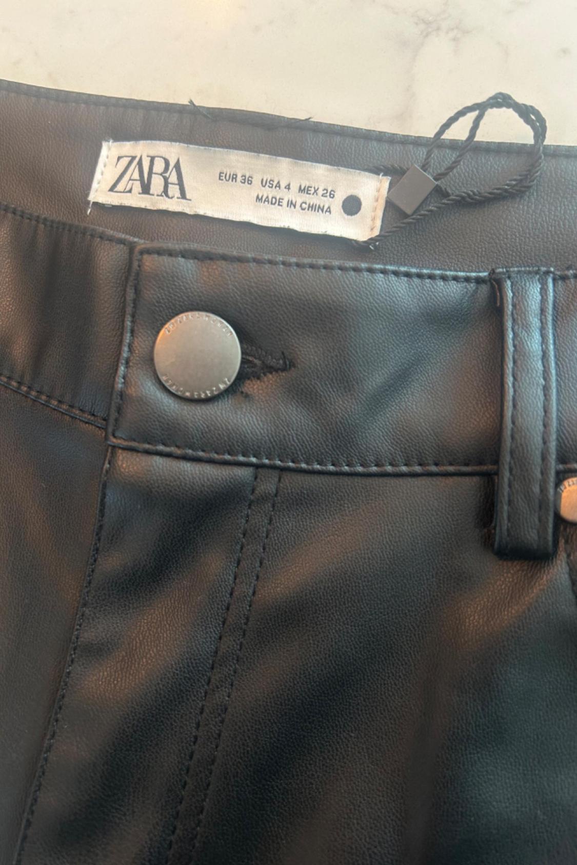 STRAIGHT-LEG HIGH-WAIST LEATHER EFFECT TROUSERS - Image 7