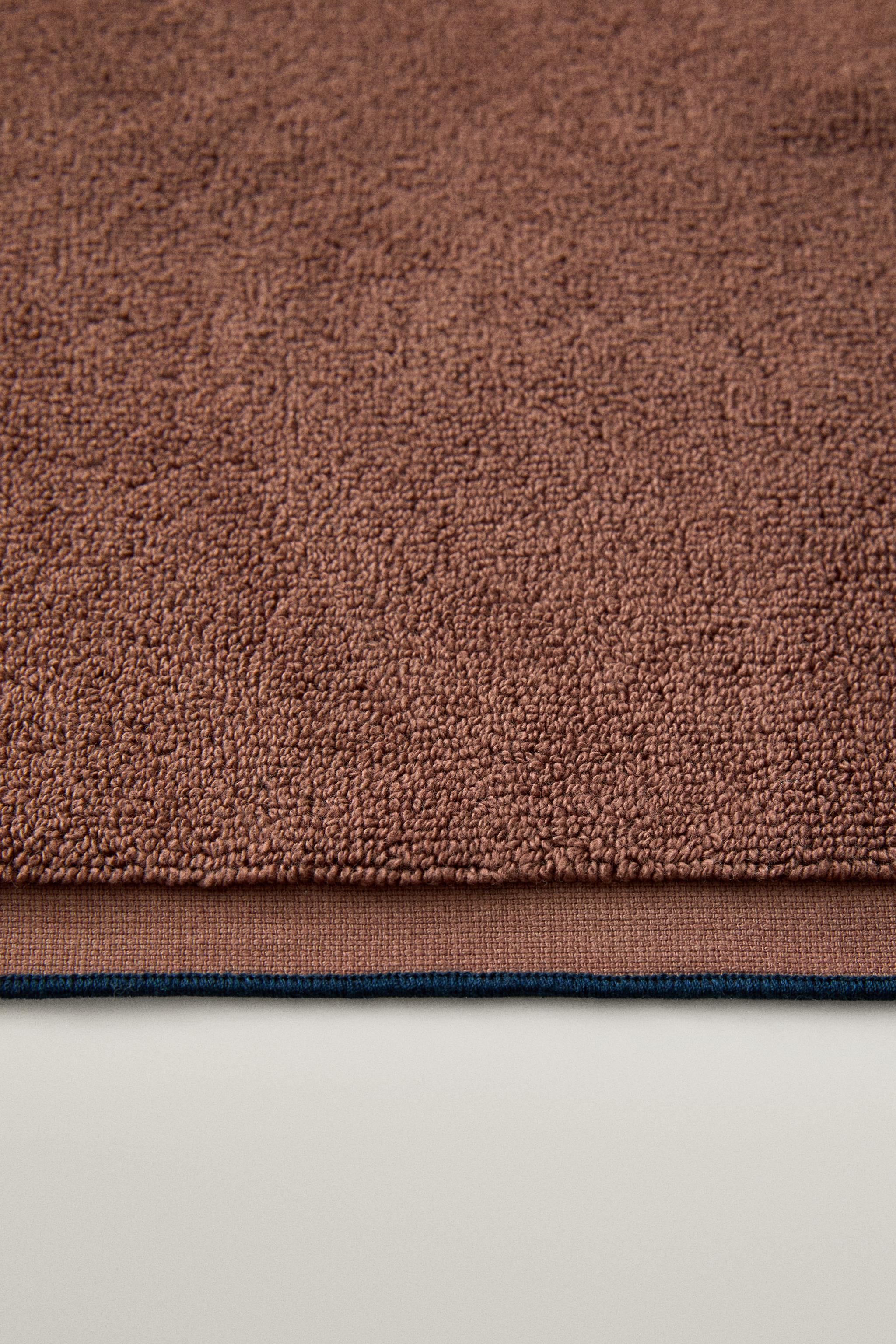 OVERLOCK COTTON BATH MAT — Dark russet