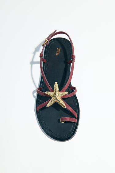 SANDALEN MET BANDJES EN METALEN DETAIL - Bordeauxrood van Zara
