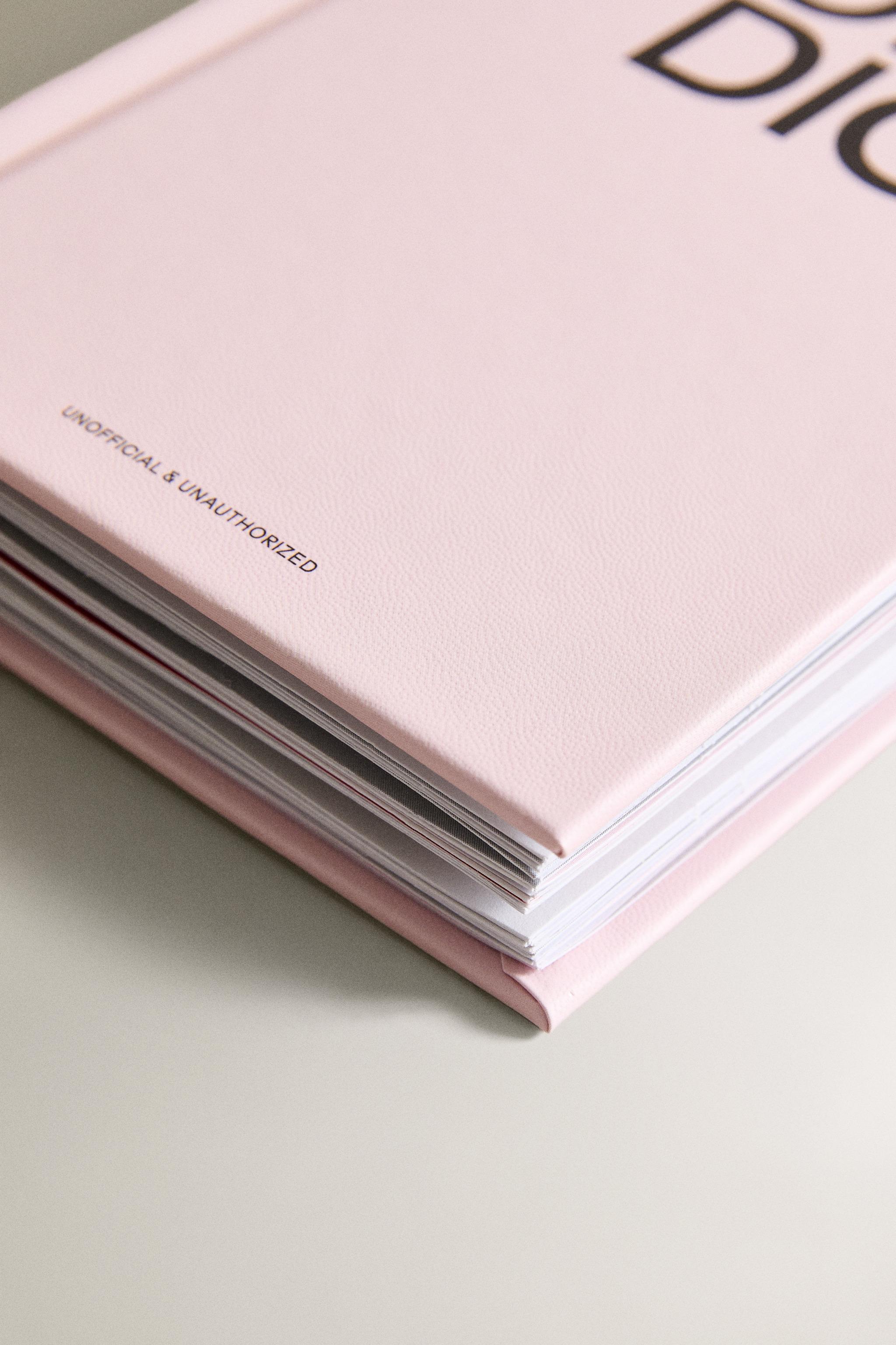 FASHION UNFOLDED "POP UP" DIOR BOOK (ENGLISH) — Pink