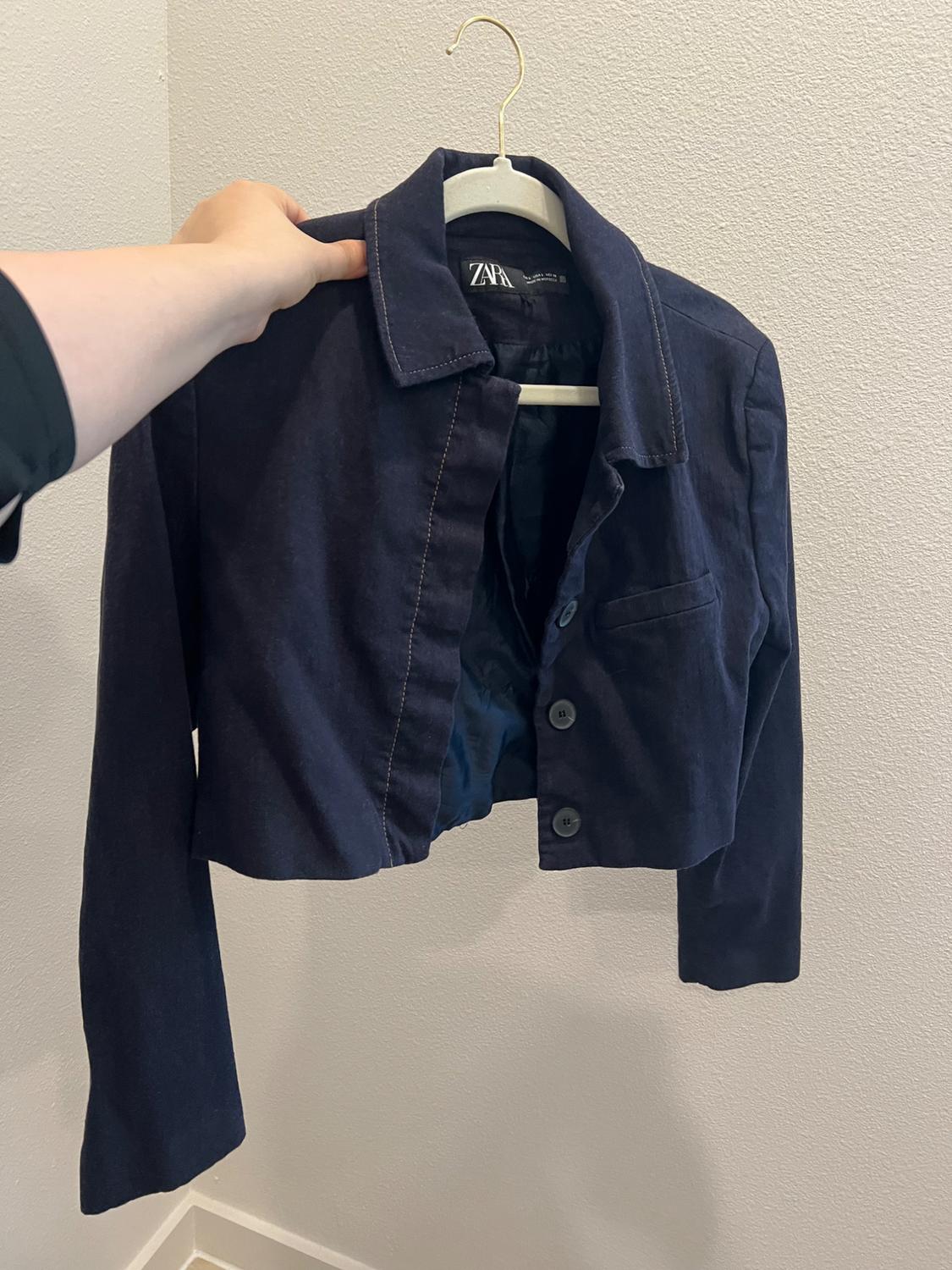 Z1975 TOPSTITCHED CROPPED DENIM JACKET