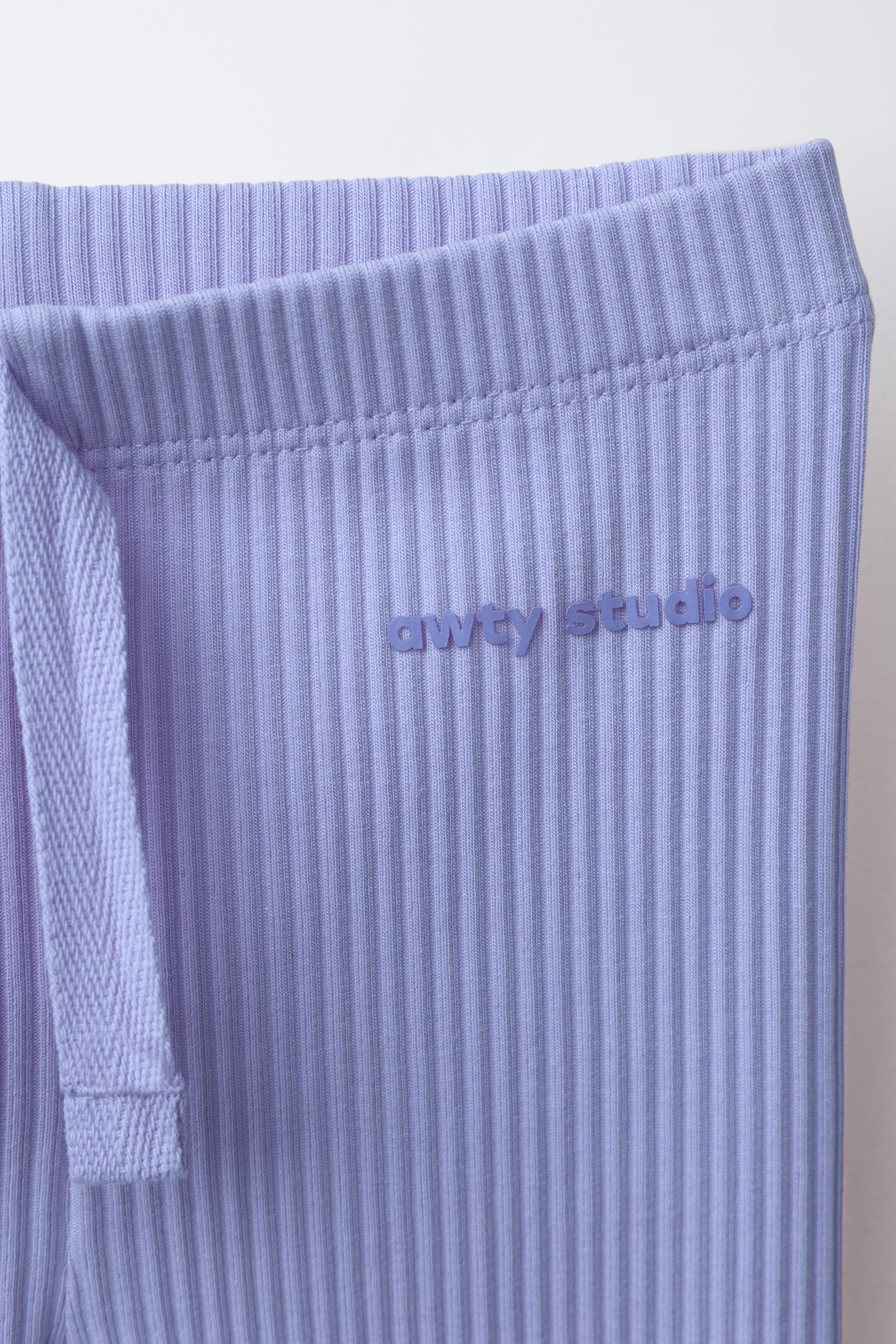 LEGGING CANNELÉ À LACET