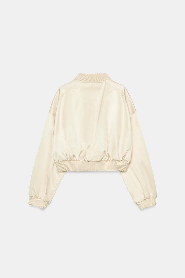 Chaqueta bomber corta de satén 3