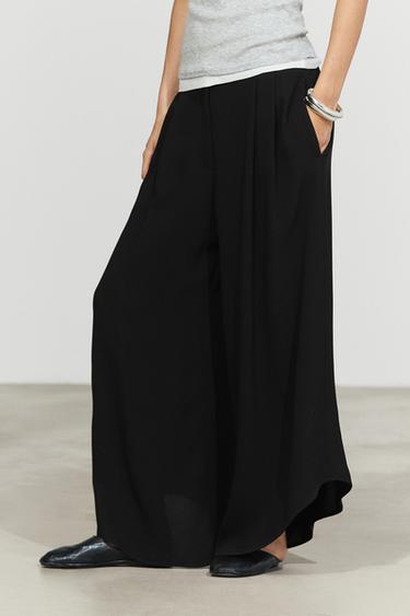 Voluminous wide-leg pleated pants — Black 2