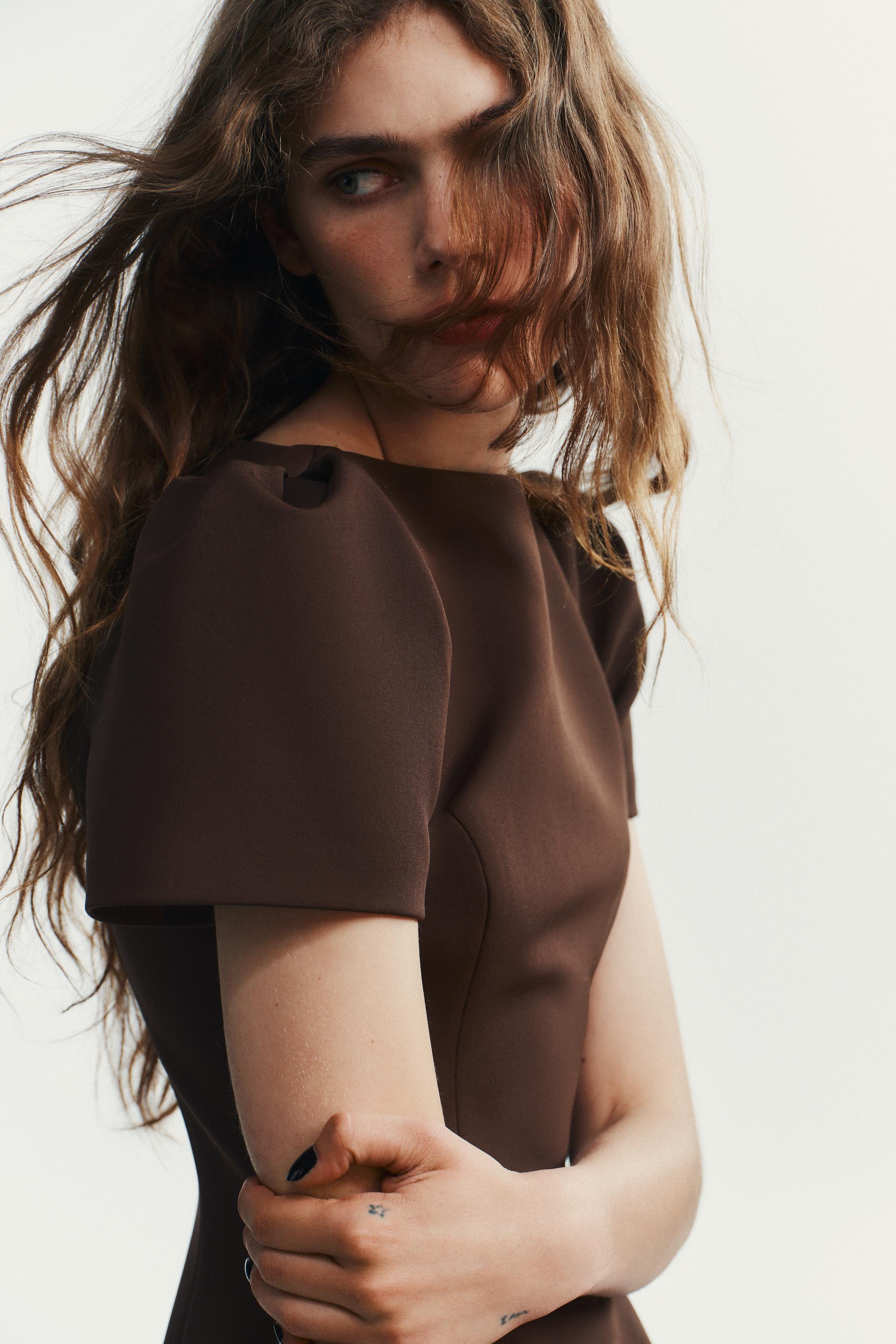 プリーツポケットショートワンピース - ダークミンク | ZARA Japan / 日本