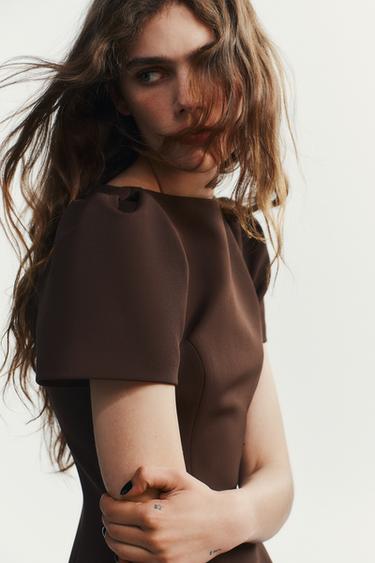 SHORT DRESS WITH PLEATS AND POCKETS - Dark mink by Zara