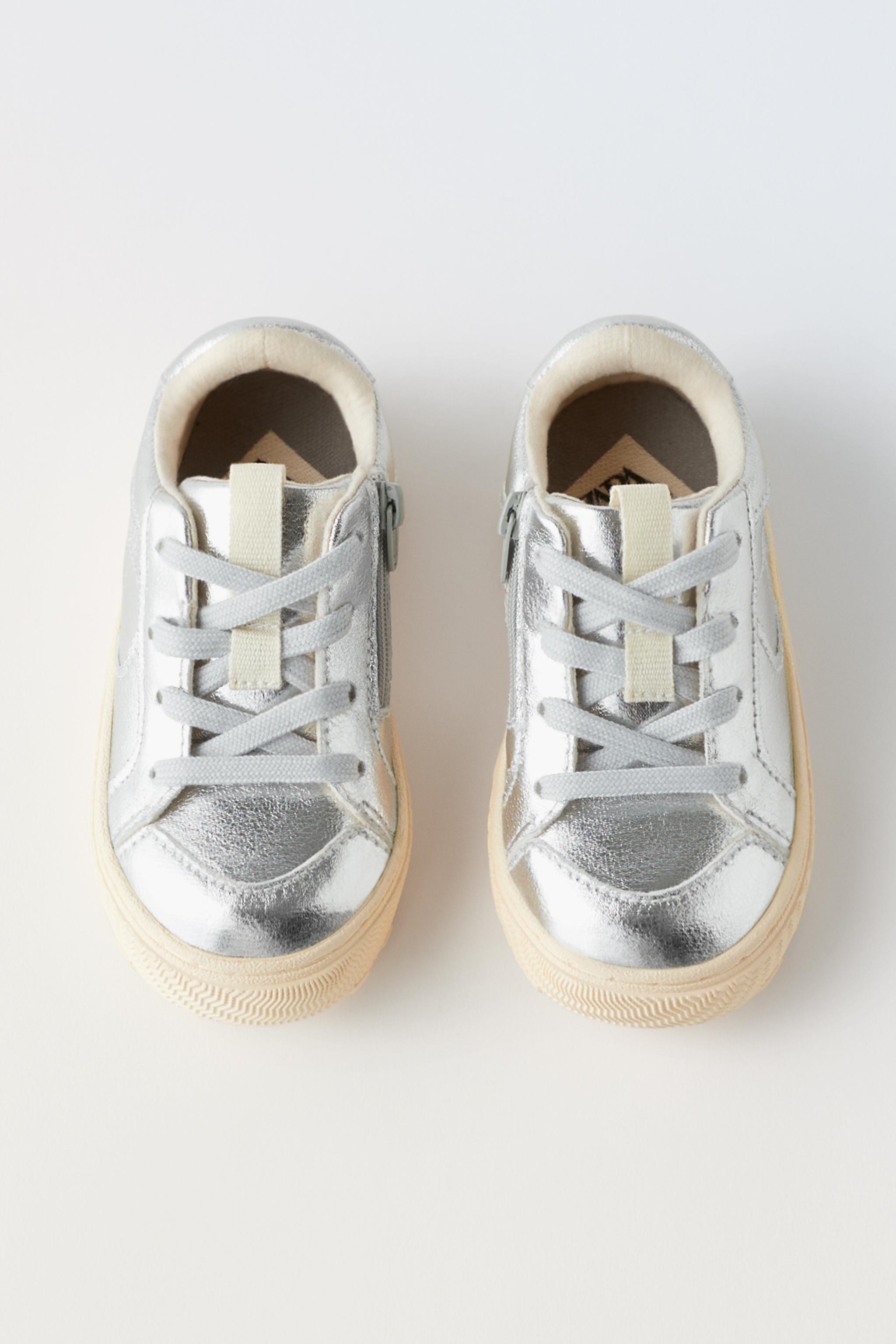 SILVER SNEAKERS
