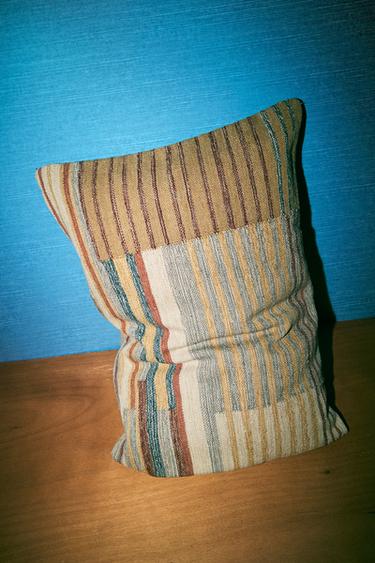 Zara STRIPED WOOL AND COTTON CUSHION COVER - 條紋