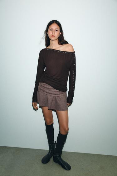 BATWING SLEEVE STUDDED T-SHIRT - Dark brown by Zara