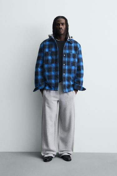 SURCHEMISE À CARREAUX AVEC CAPUCHE EN CONTRASTE - Bleu de Zara - Image 0