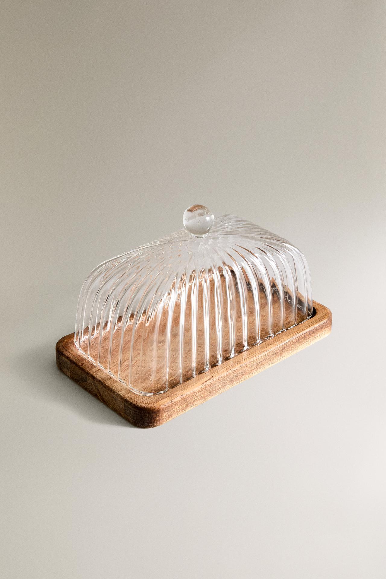 BOROSILICATE GLASS AND WOOD BUTTER DISH — Transparent