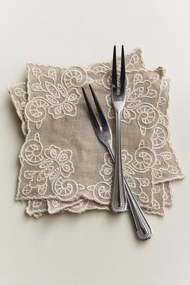 PACK OF LINEN COASTERS (PACK OF 4) - White / Grey by Zara