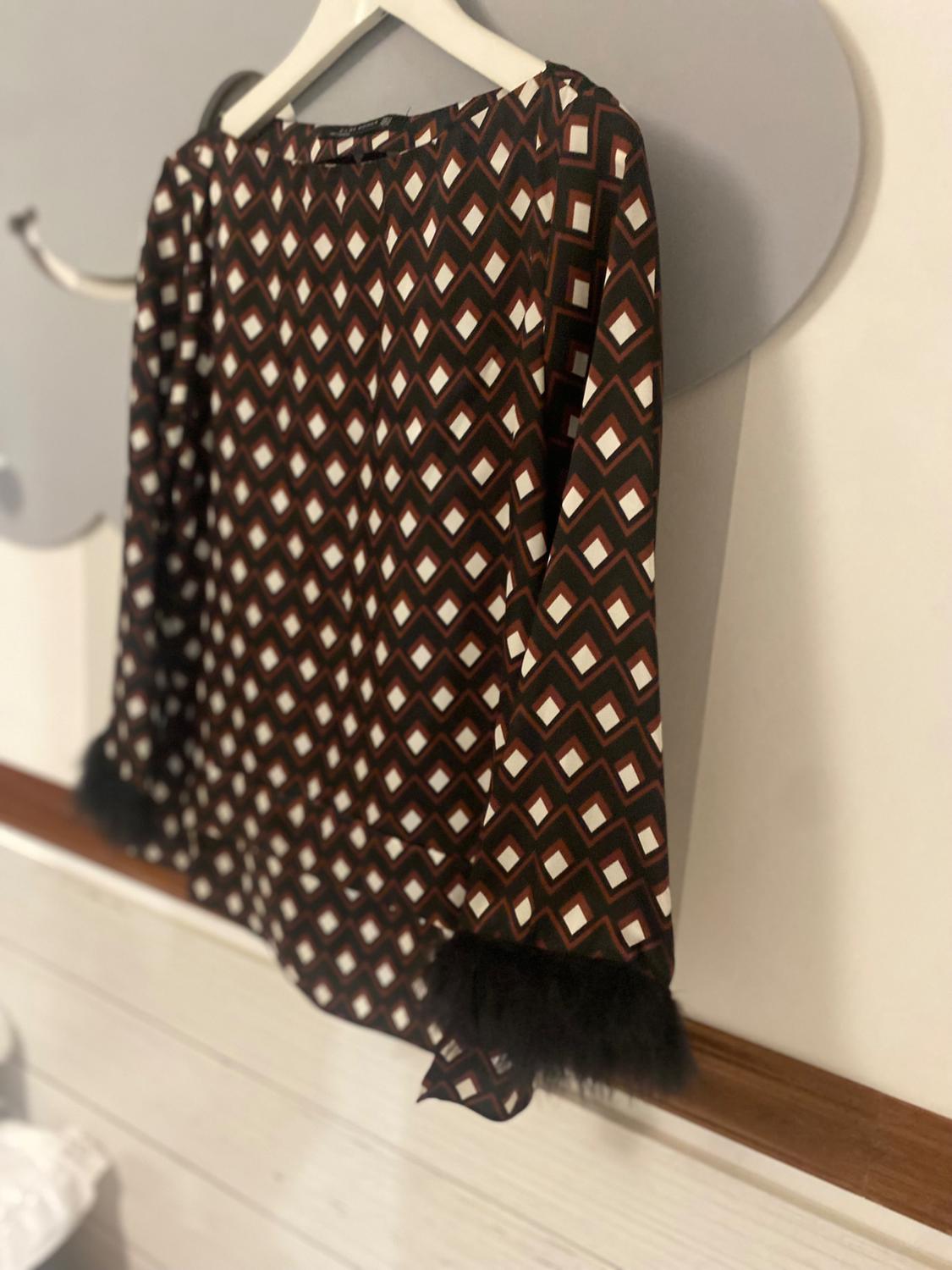 PRINTED TOP WITH EMBELLISHED SLEEVES - Image 4