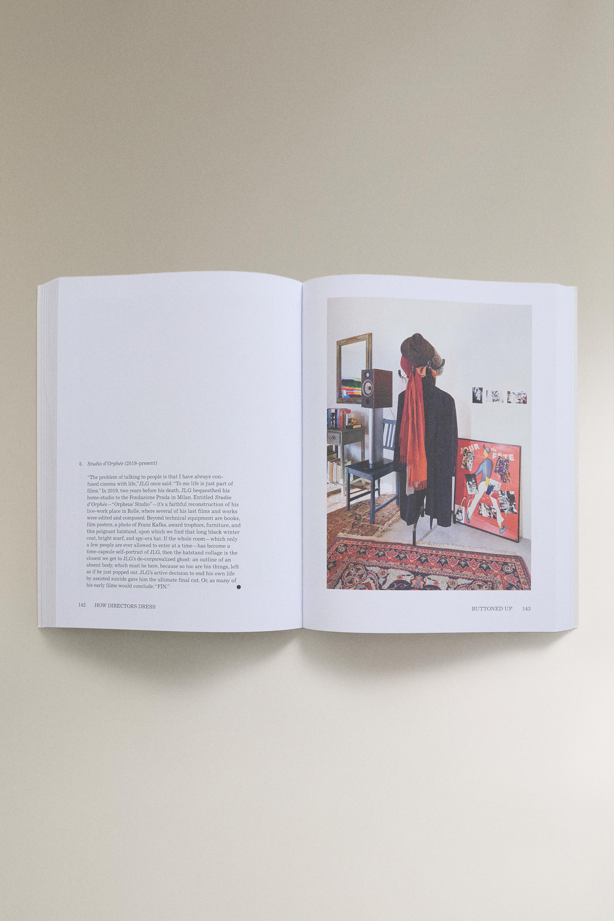 HOW DIRECTORS DRESS BOOK (ENGLISH)