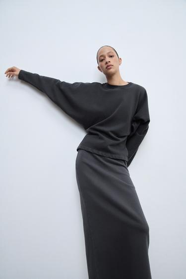 SUDADERA ENTALLADA MANGA LARGA - Carbón de Zara