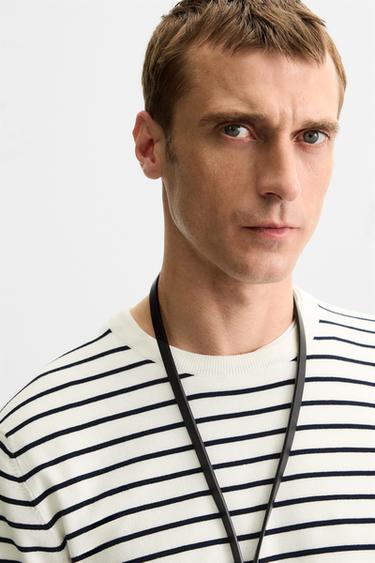 T-SHIRT EN MAILLE REGULAR FIT - Écru / Bleu de Zara - Image 4