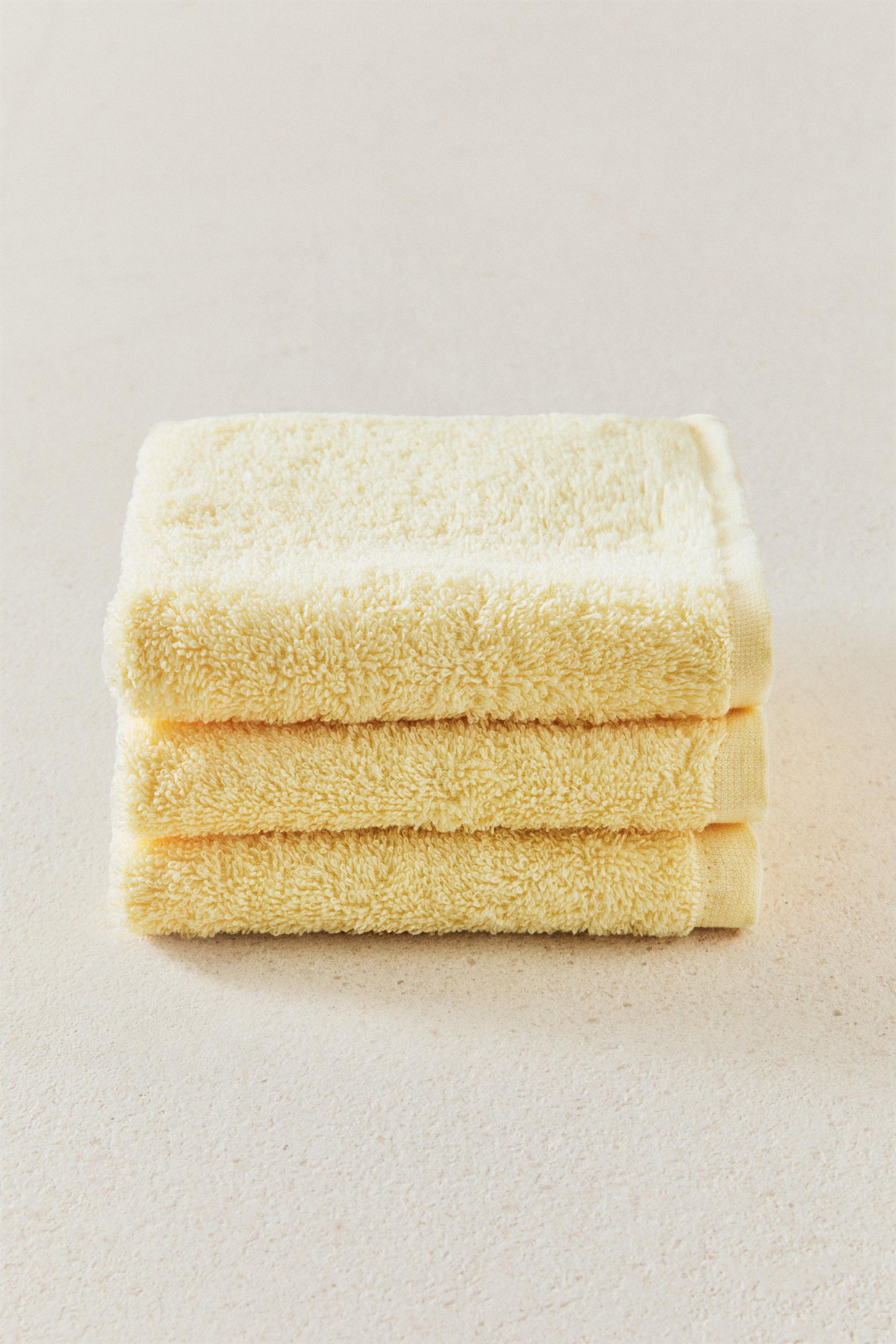 PACK OF COTTON HAND TOWELS (PACK OF 3) — Light yellow