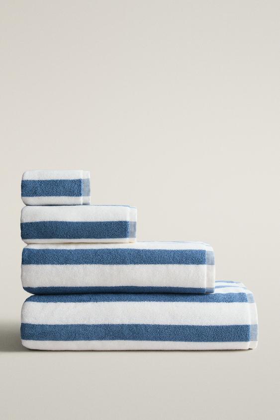 WIDE STRIPE BATH TOWEL - Ecru / Blue by Zara - Image 0