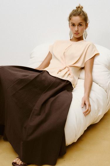 تنورة كاب ميدي بحزام - بني الخاص بـ Zara