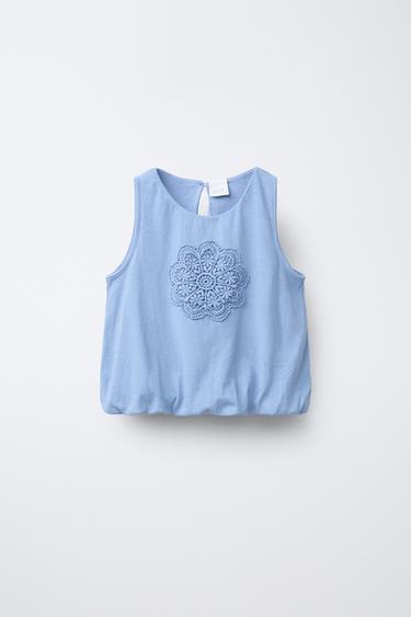 T-SHIRT MIT BALLONSAUM UND BLUMENSTICKEREI - Hellblau von Zara