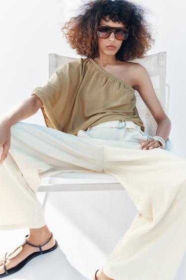 TOP EN MAILLE ASYMÉTRIQUE - Beige clair de Zara