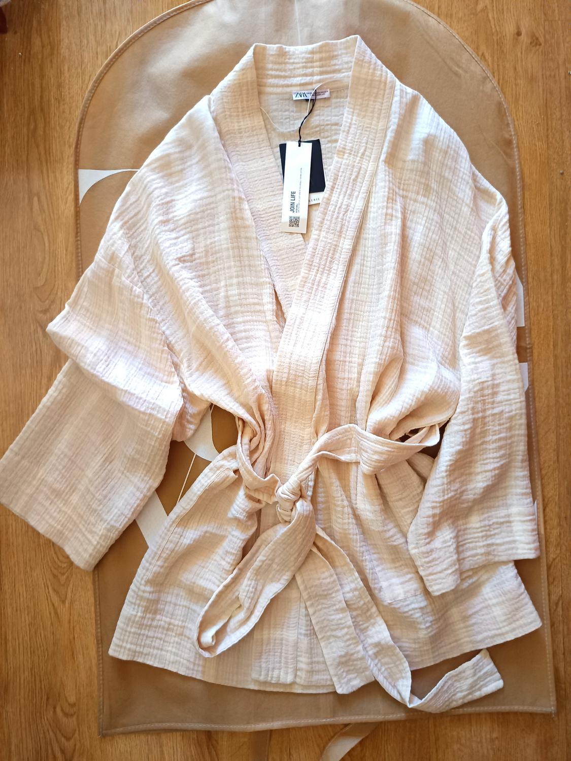 STRIPED TEXTURED KIMONO