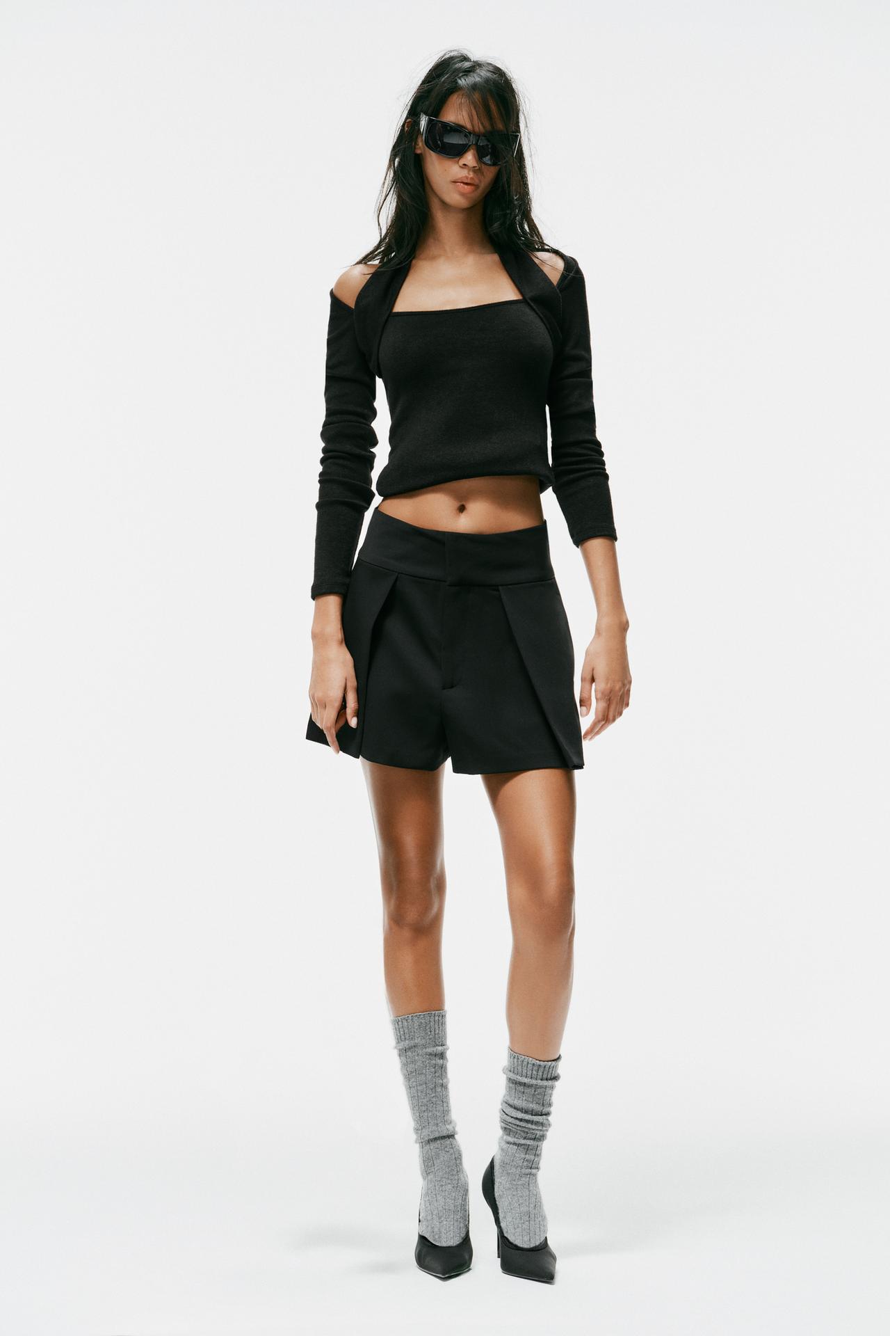 PLEATED SHORTS
