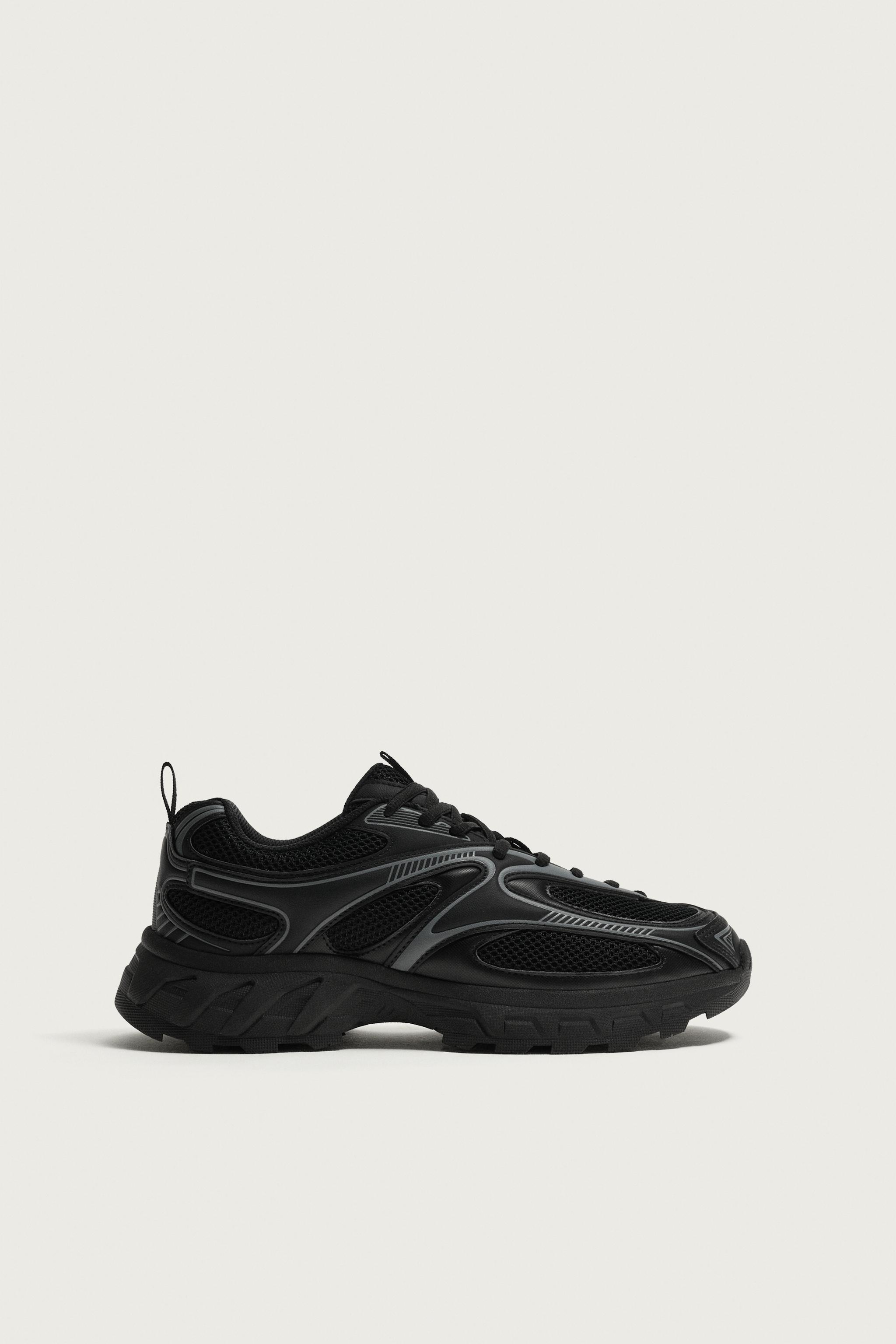 CHUNKY SOLE SNEAKERS