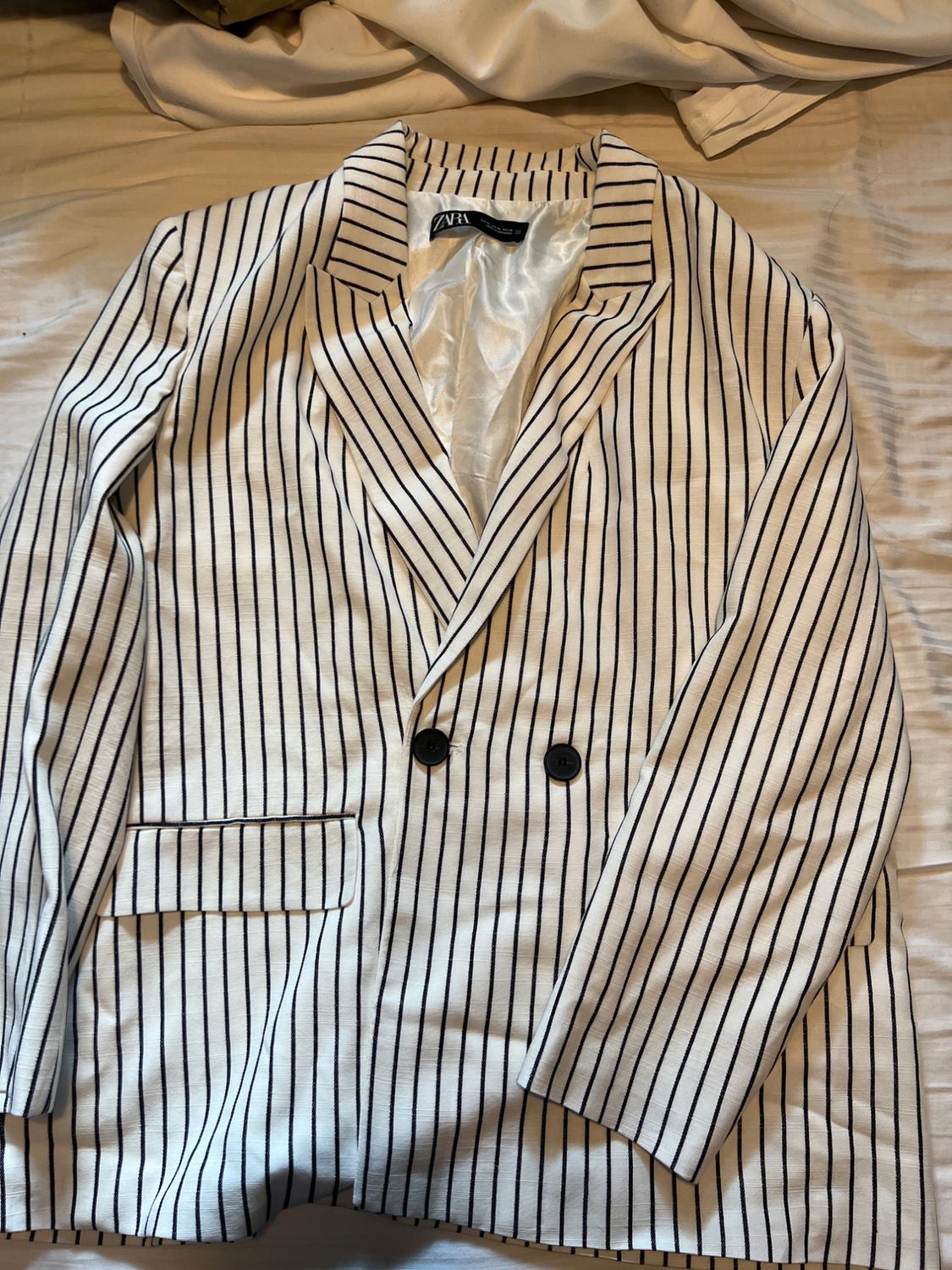 OVERSIZED STRIPED BLAZER