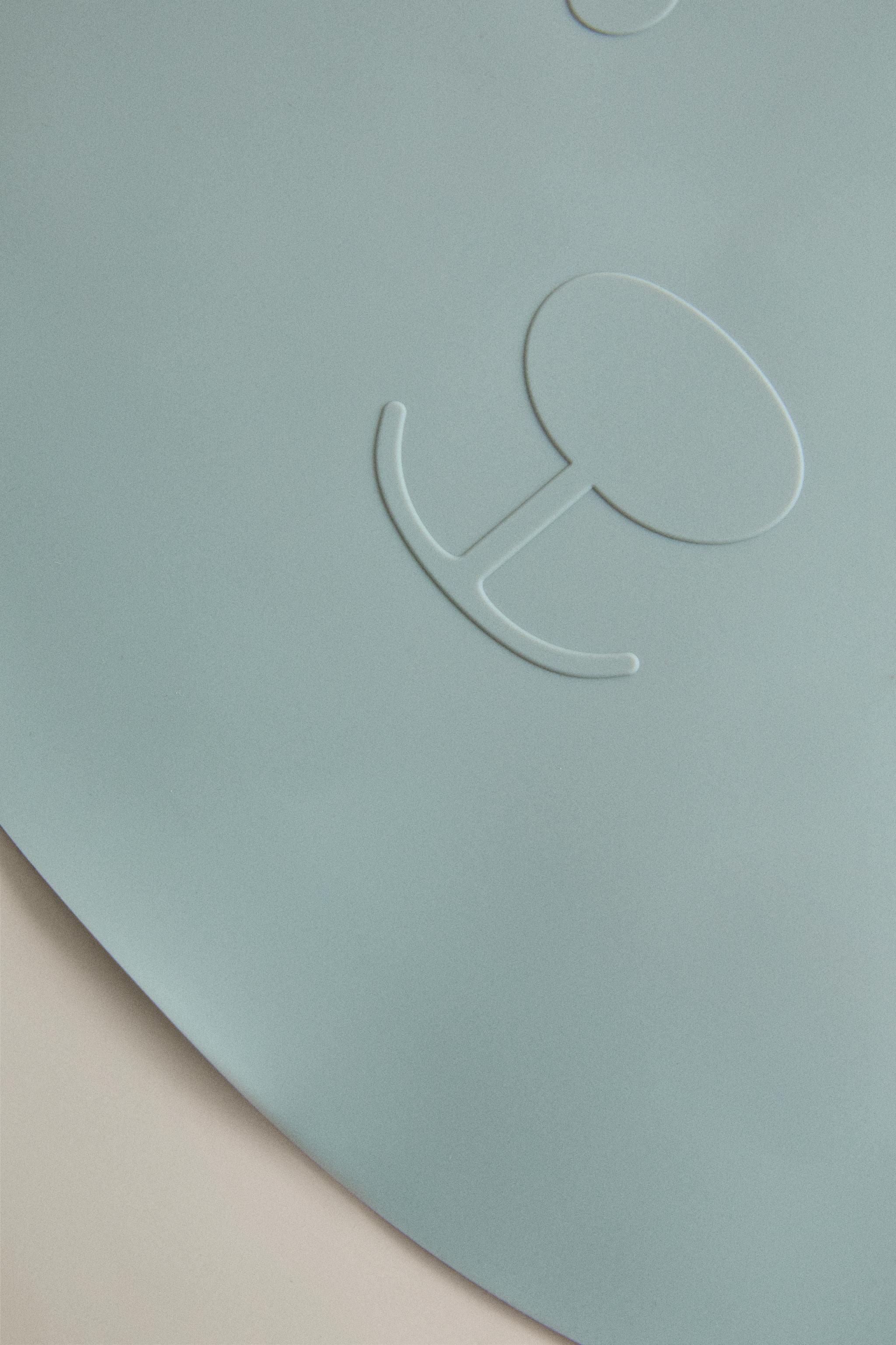 KIDS' BEAR SILICONE PLACEMAT — Blue