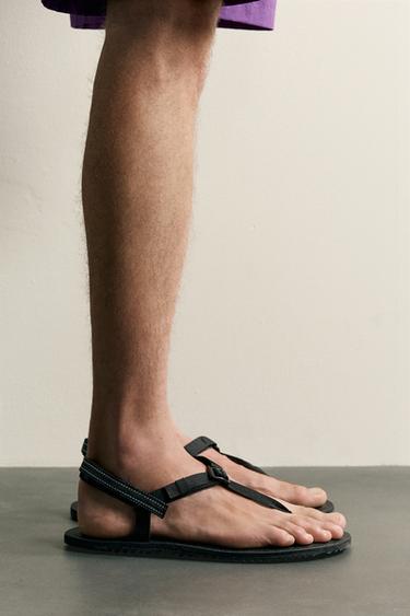 SANDALIA TIRAS - Negro de Zara - Imagen 0