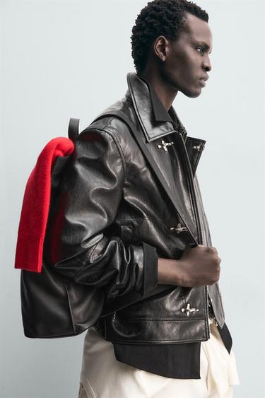 BLOUSON EN MATIÈRE SYNTHÉTIQUE AVEC ALAMARS - Noir de Zara - Image 4