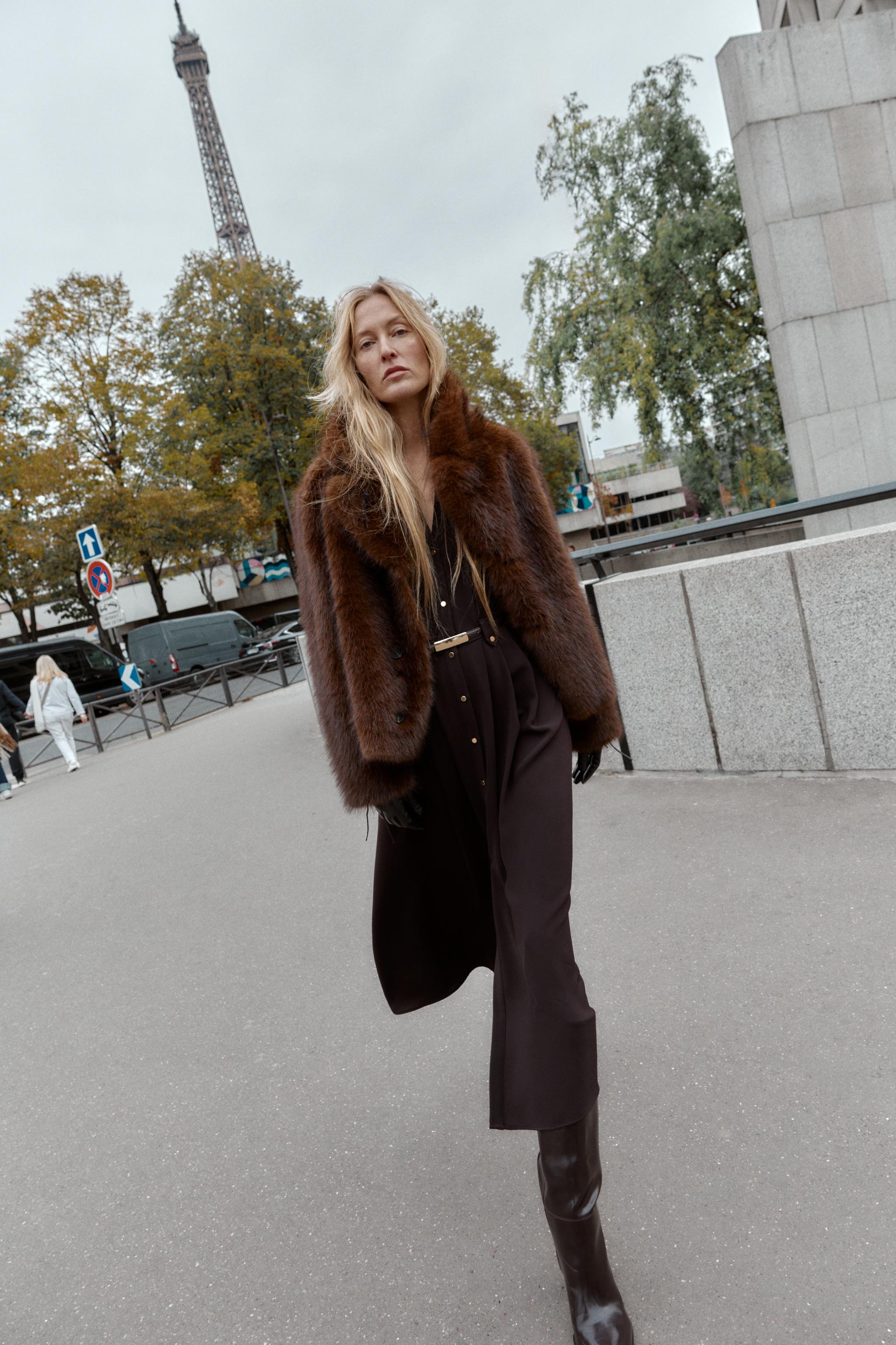 ベルト付きミディ丈シャツワンピース - チョコレート | ZARA