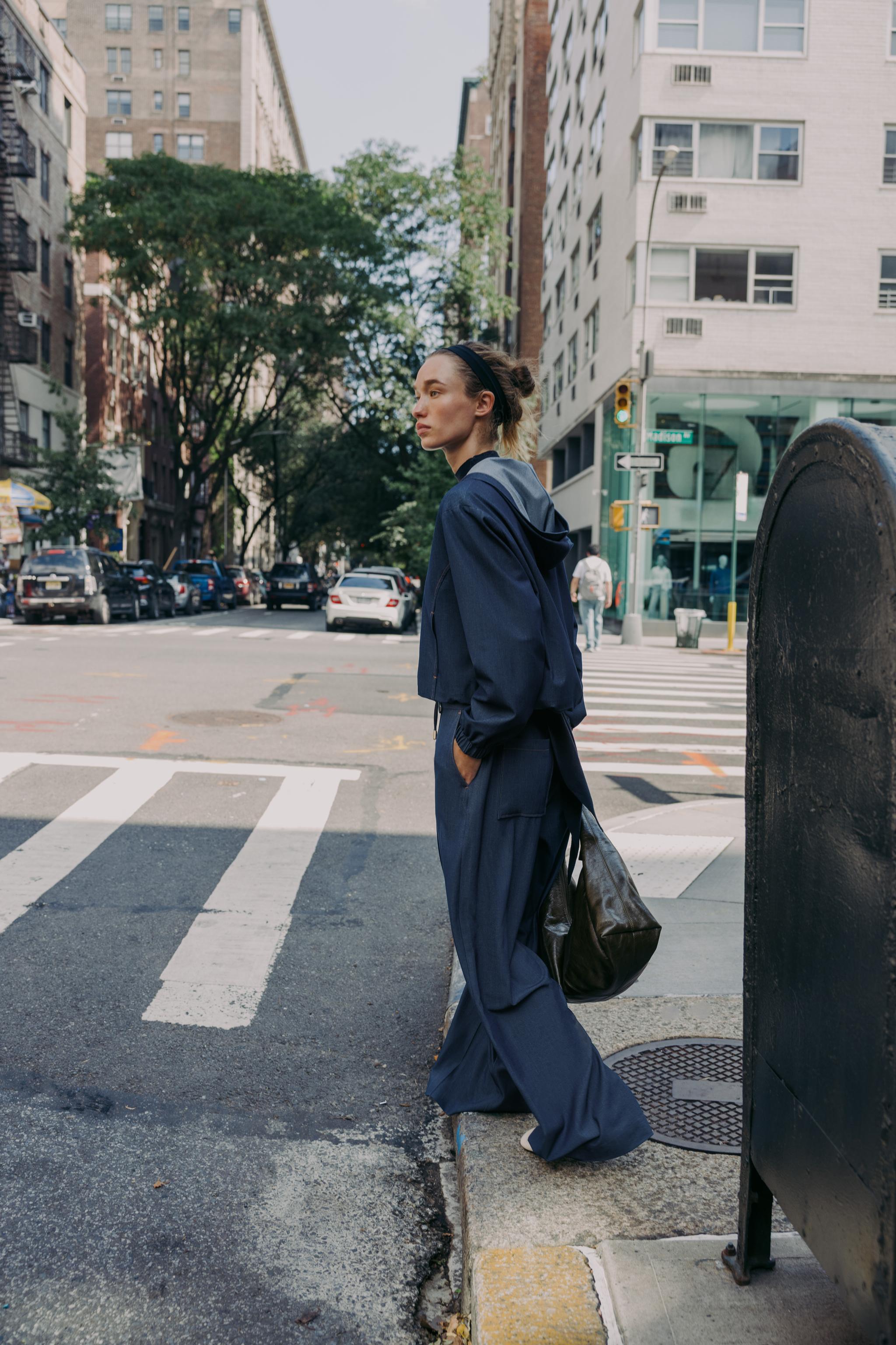 しぃ ZARA ブラック フード付きダウンジャケット ZARA ブラック フード付き フェイクレザー パフジャケット L