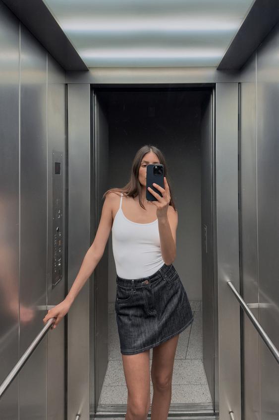CAMISETA ELÁSTICA TIRANTES - Crudo de Zara - Imagen 0