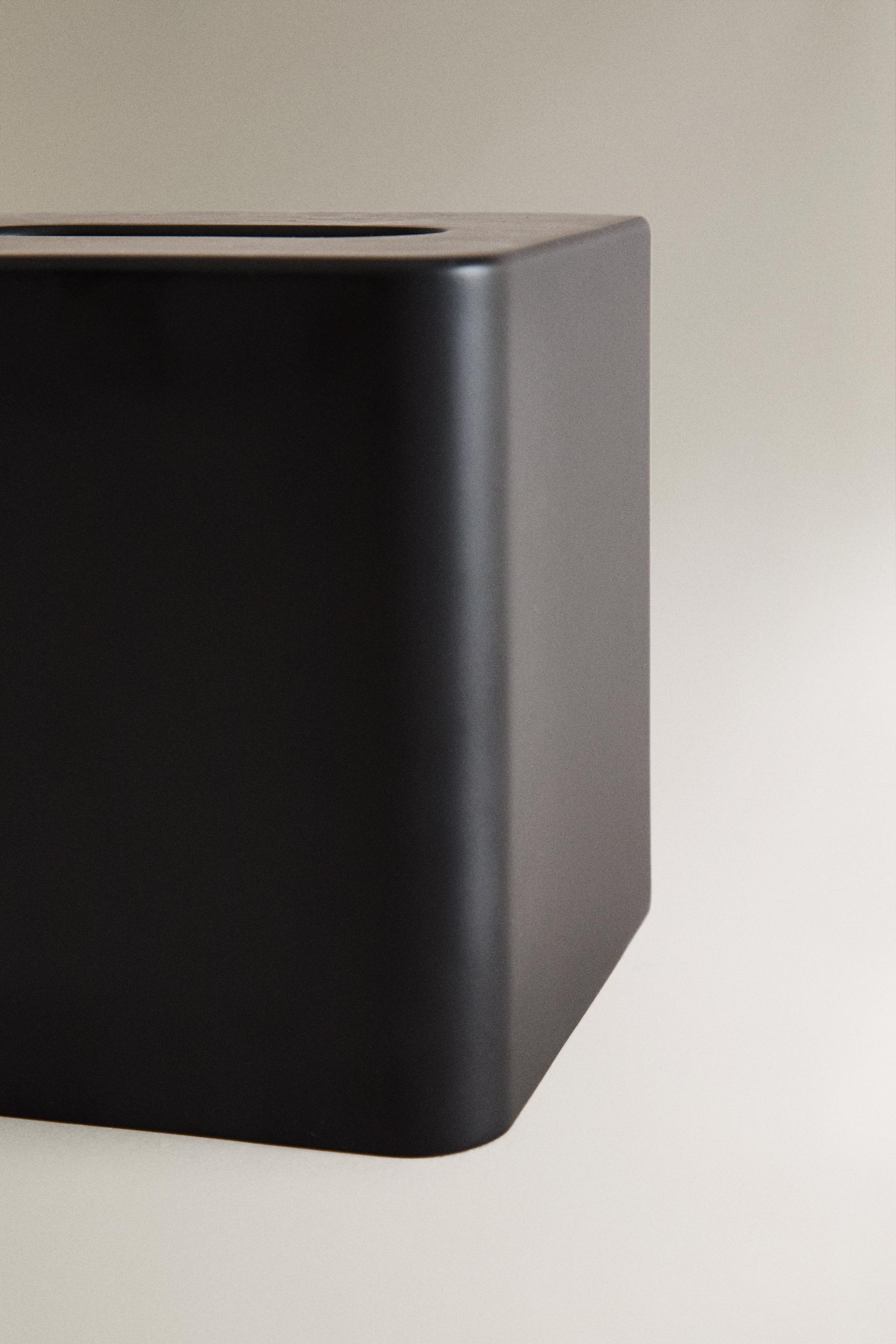 SQUARE RESIN TISSUE BOX