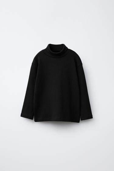 CAMISETA CUELLO VUELTO LISA - Negro de Zara