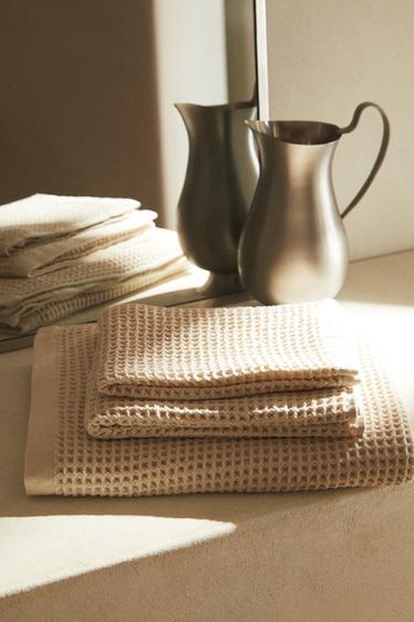SERVIETTE DE BAIN COTON WAFFLE - Beige clair de Zara
