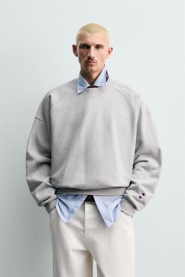 MOLETOM CREWNECK PATCHES CHAMPION ® X ZARA - Cinza-vigoré da Zara