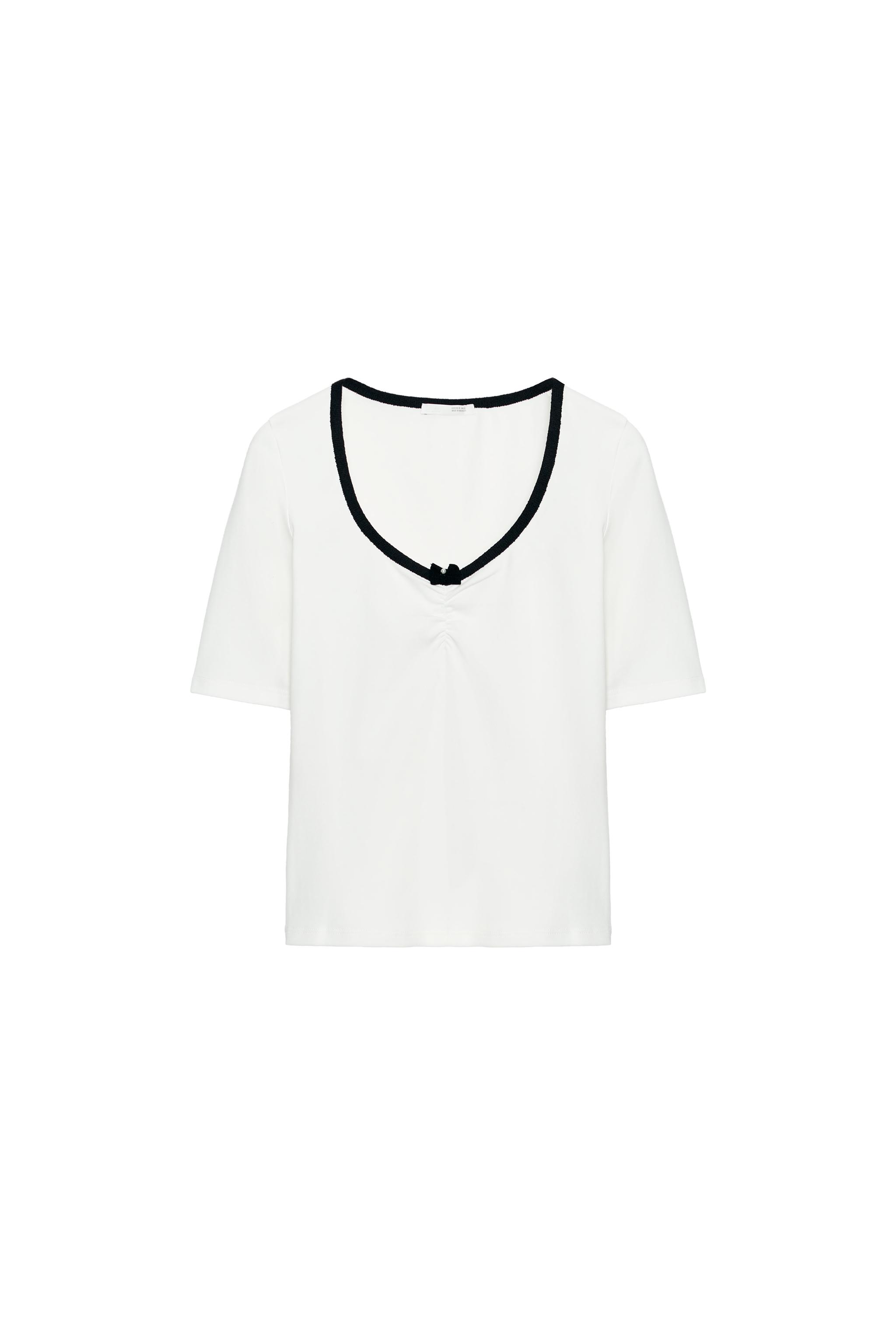 CAMISETA ESCOTE CONTRASTE LAZO
