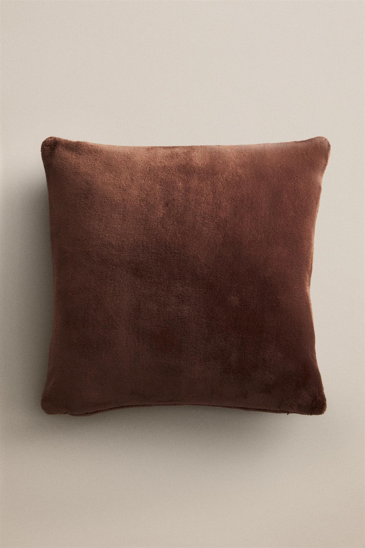 PLAIN FAUX FUR THROW PILLOW COVER — Dark pink