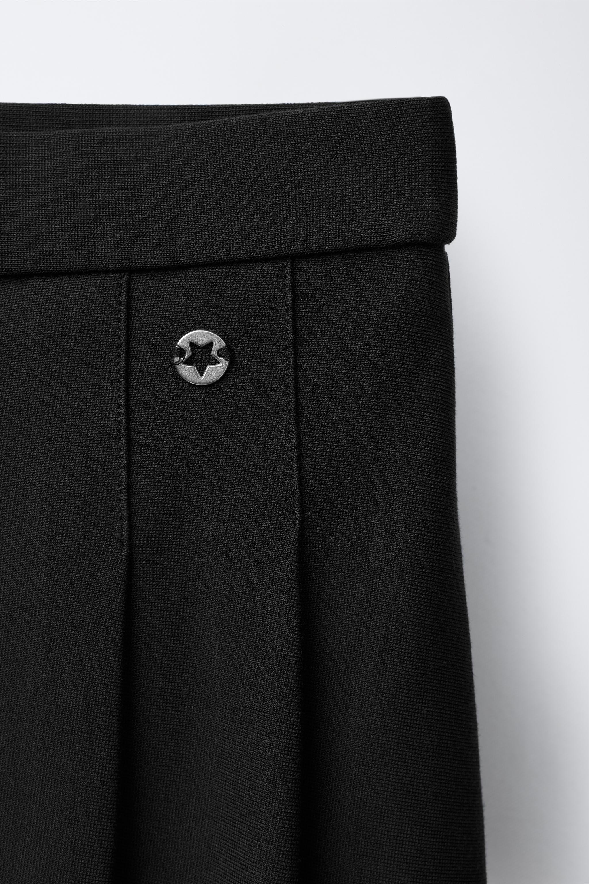 PLEATED SKIRT