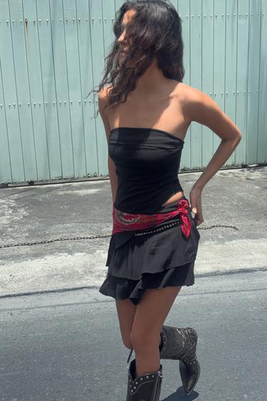 FALDA PANTALÓN TACHAS VOLANTES - Negro de Zara