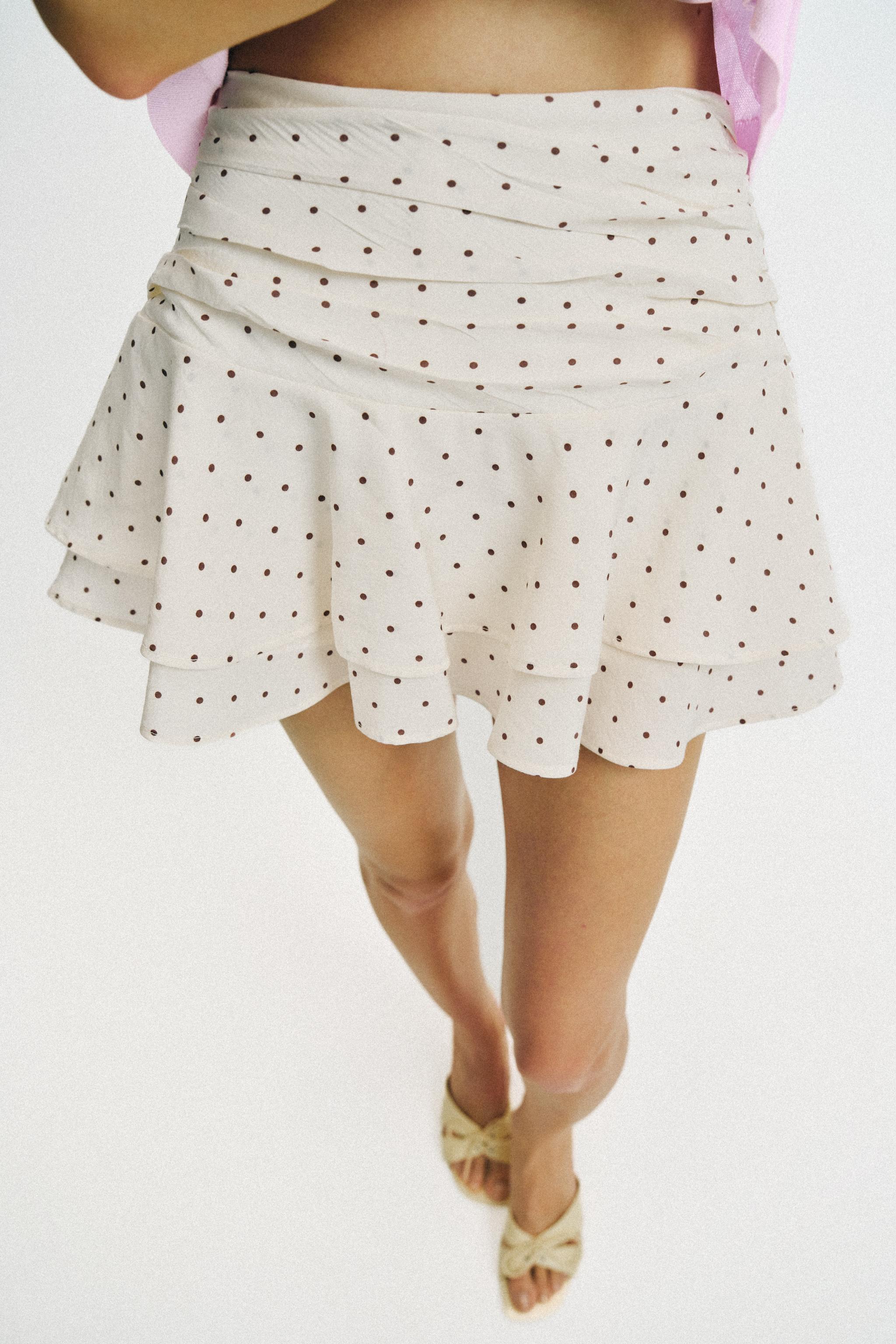 POLKA DOT SKORT WITH RUFFLES — Mid-ecru