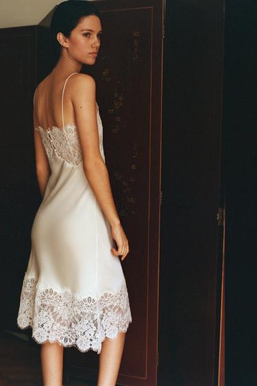 ROBE STYLE LINGERIE SATINÉE DENTELLE - Écru de Zara - Image 2