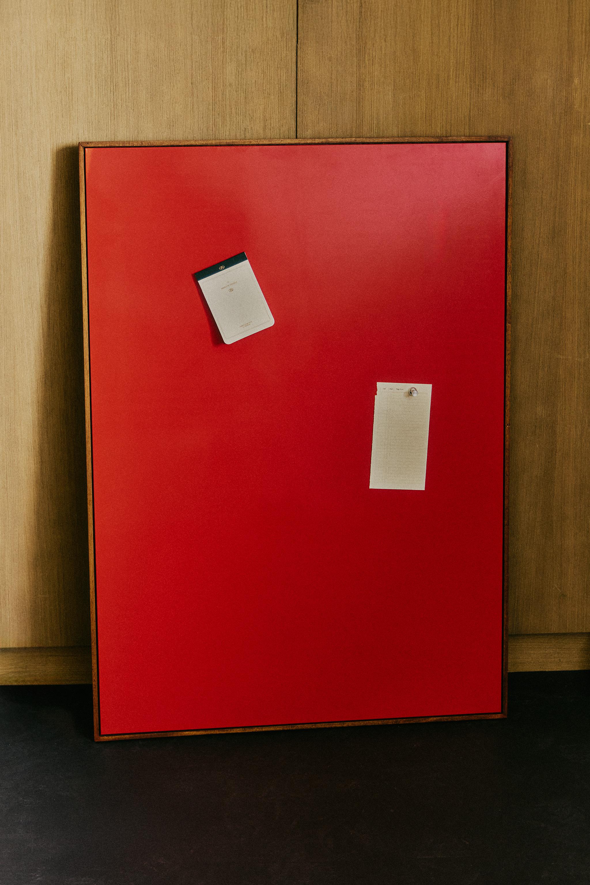 LACQUERED MAGNETIC PANEL — Red
