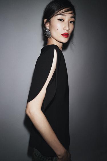 ZW COLLECTION PUFF SLEEVE TOP - Black by Zara