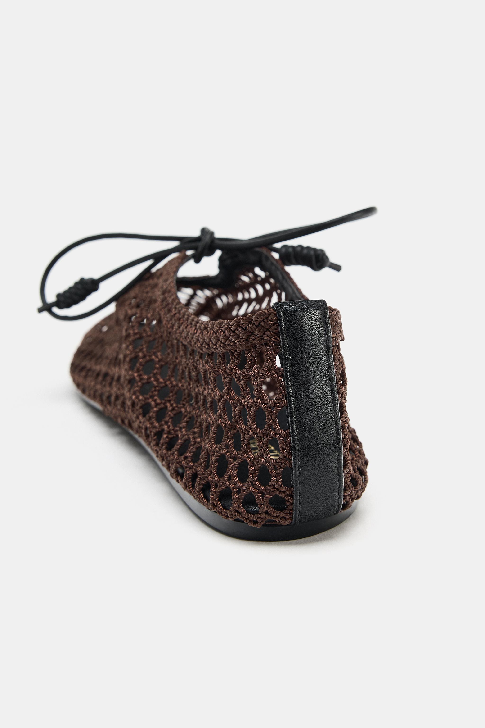 BOW-TIE CUT-OUT BALLET FLATS