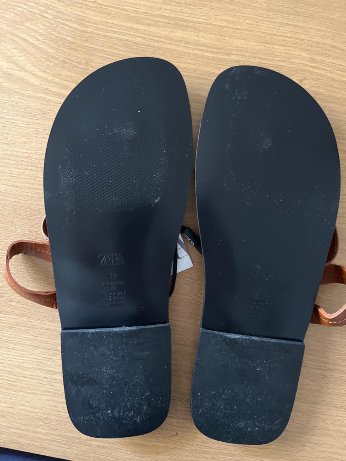 FLAT ASYMMETRIC SANDALS - Image 4