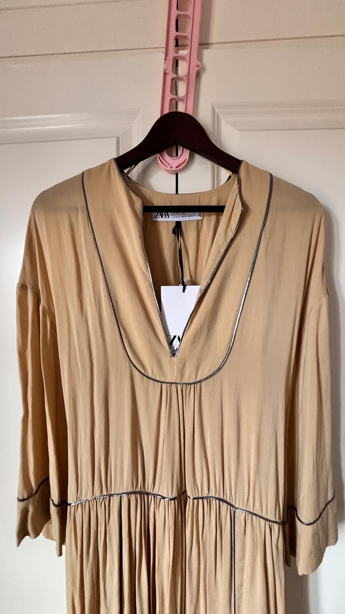 LIMITED EDITION LONG VENT DRESS - Image 2